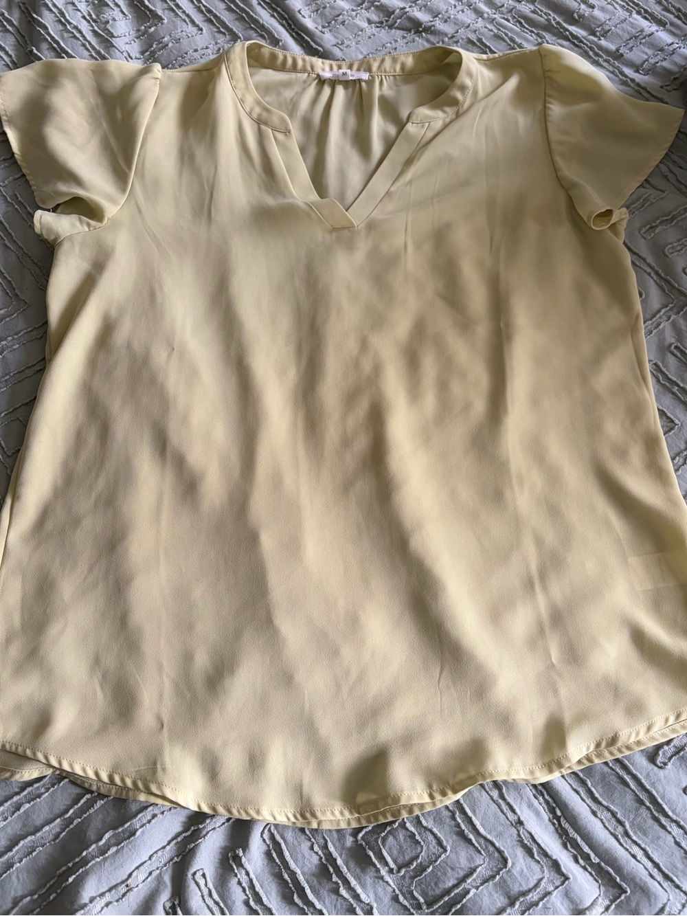 Maurices Pale Lime V-Neck Short Sleeve Blouse